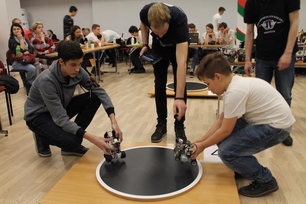 Robotikas turnīrs