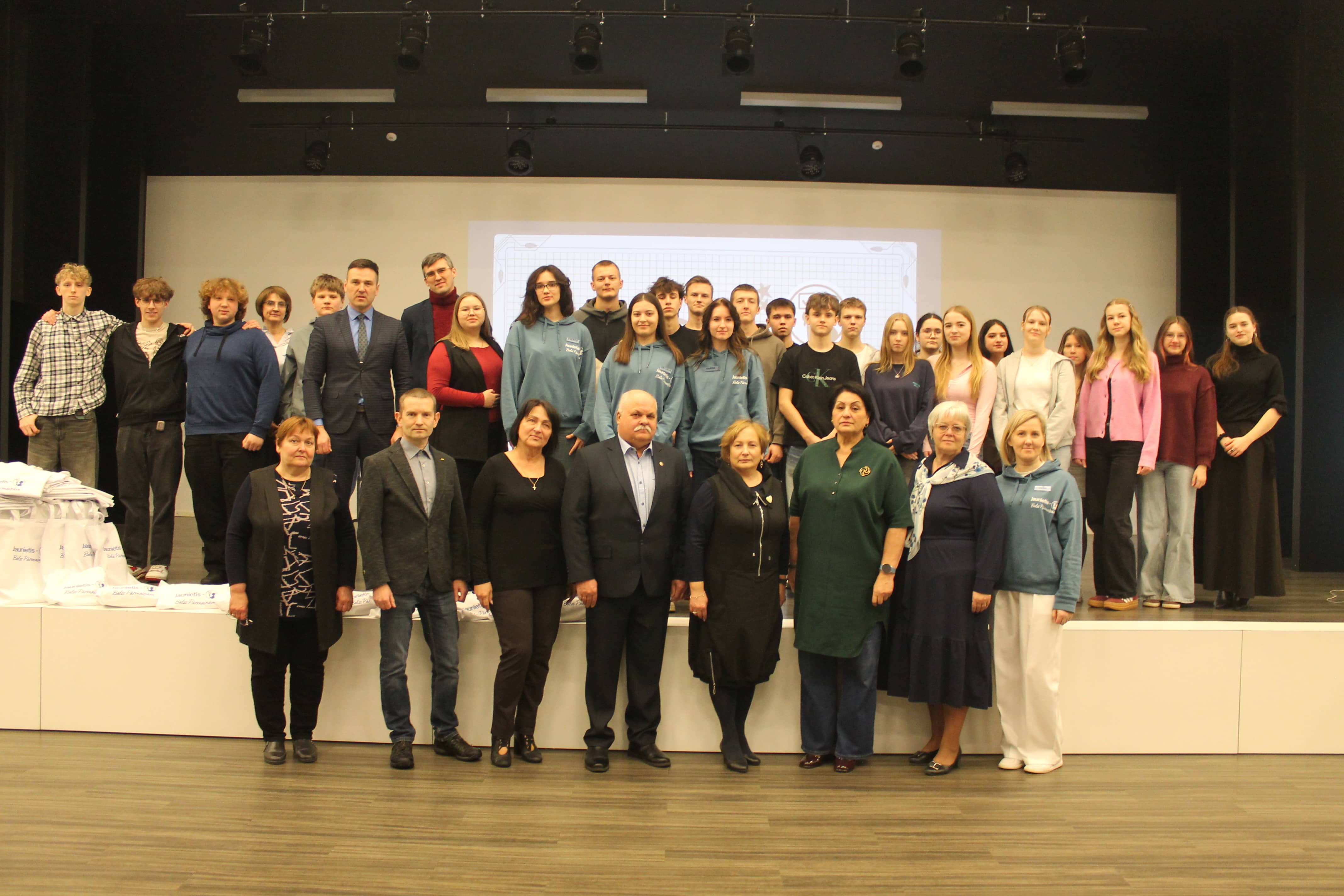 jaunietis-politika_22