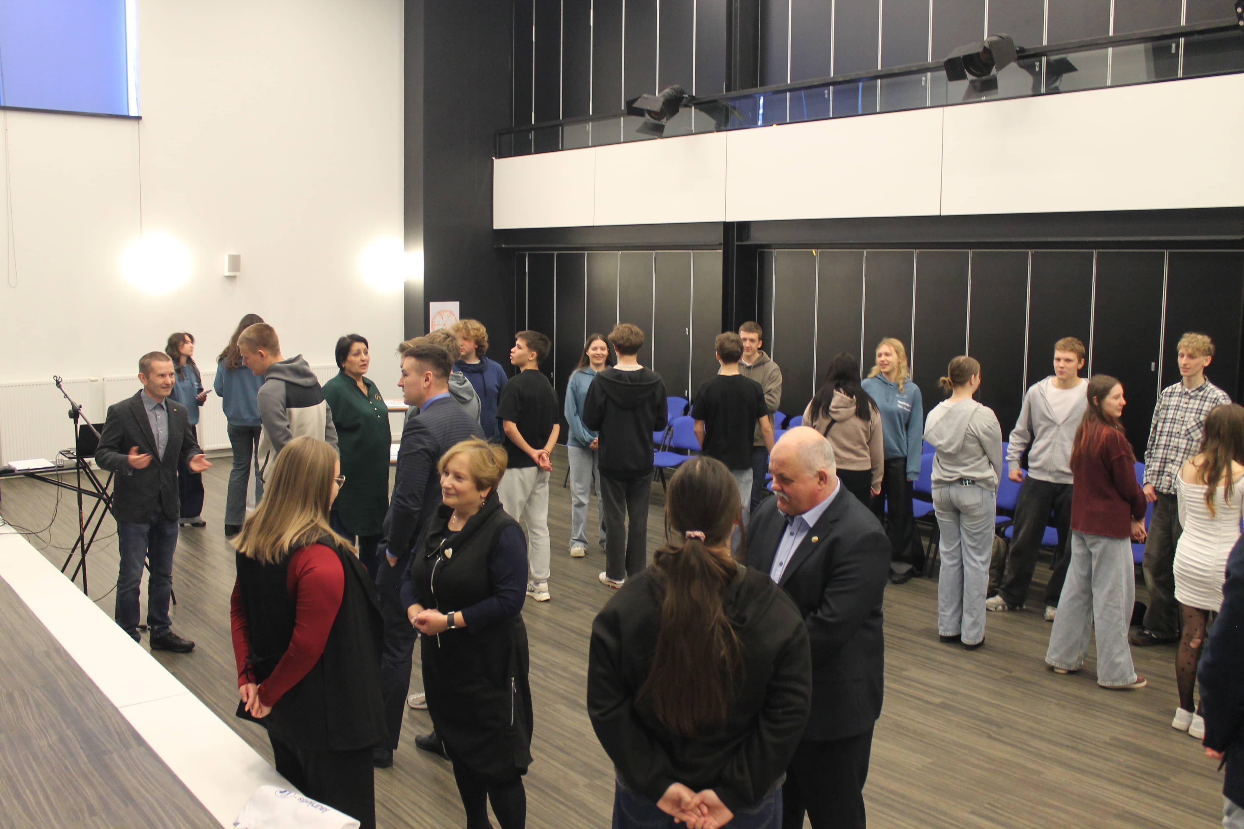 jaunietis-politika_26