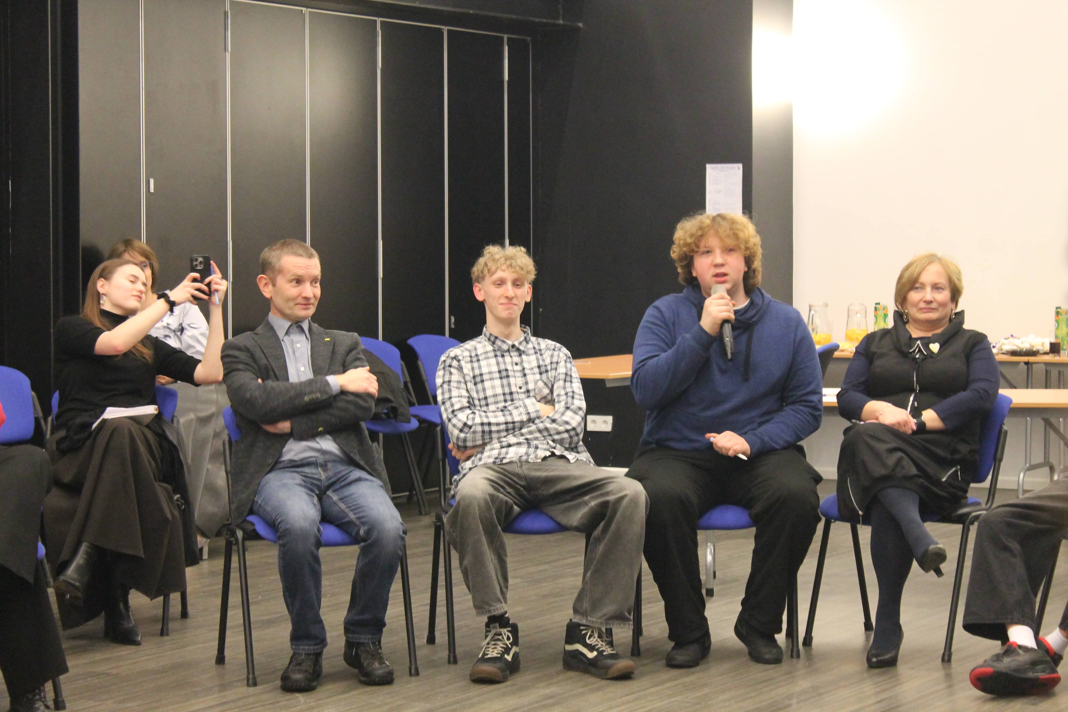 jaunietis-politika_39